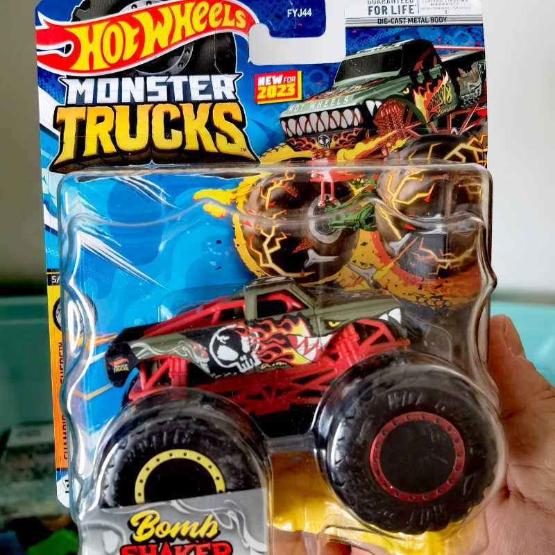 Hot Wheels Car Monster Trucks - Ensemble de camions monstres 2025, roues